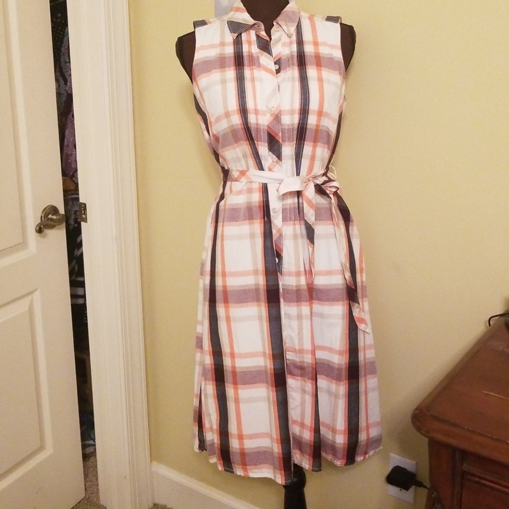 Tommy Hilfiger summer dress with button front.